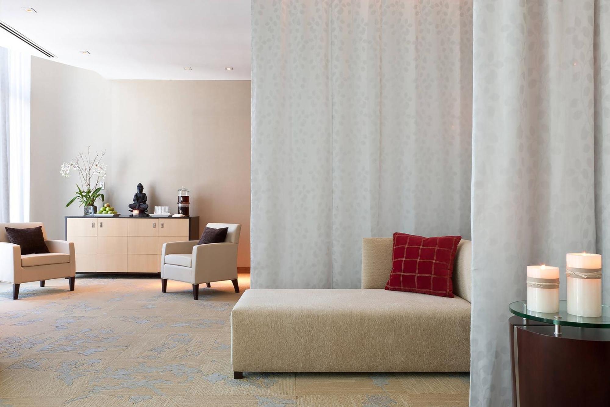 Hotel Beaux Arts, Autograph Collection Miami Room photo
